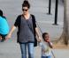 Sandra Bullock et son fils adoptif Louis à Los Angeles le 18 octobre 2012.