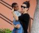 Sandra Bullock et son fils adoptif Louis, 2 ans, à Los Angeles le 18 octobre 2012.