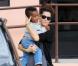 Sandra Bullock et son petit garçon Louis à Los Angeles le 18 octobre 2012.