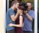  Ryan Gosling et Rooney Mara s'embrassent sur le plateau du film encore sans titre de Terrence Malick, à Austin, Texas. Septembre 2012. 