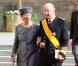La reine Paola et le roi Albert II de Belgique sortant de la cathédrale Notre-Dame de Luxembourg où le prince Guillaume et Stéphanie de Lannoy viennent de se marier, le 20 octobre 2012.