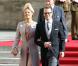 La princesse Victoria et le prince Daniel de Suède sortant de la cathédrale Notre-Dame de Luxembourg où le prince Guillaume et Stéphanie de Lannoy viennent de se marier, le 20 octobre 2012.