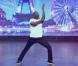  Naruto, 24 ans, est un danseur de hip hop. Sur le modèle du Tetris, il fait des constructions avec son corps. 
  