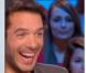 Nicolas Bedos assiste à la chronique de la Miss Météo Doria Tillier dans le  Grand Journal , le vendredi 26 octobre 2012.
