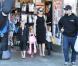 Angelina Jolie emmène trois de ses enfants faire du shopping pour Halloween le 28 octobre 2012 à Sherman Oaks en Californie dans le magasin Party City