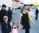 Angelina Jolie emmène trois de ses enfants faire du shopping pour Halloween le 28 octobre 2012 à Sherman Oaks en Californie dans le magasin Party City