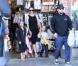 Angelina Jolie emmène trois de ses enfants faire du shopping pour Halloween le 28 octobre 2012 à Sherman Oaks en Californie dans le magasin Party City
