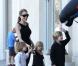 Angelina Jolie emmène trois de ses enfants faire du shopping pour Halloween le 28 octobre 2012 à Sherman Oaks en Californie dans le magasin Party City