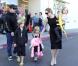 Angelina Jolie emmène trois de ses enfants faire du shopping pour Halloween le 28 octobre 2012 à Sherman Oaks en Californie dans le magasin Party City
