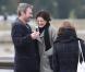 Delphine Chanéac et Chris Vance morts de rire, font un shooting photo pour la série de M6  Le transporteur  à Paris le 29 octobre 2012.