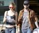  Adam Levine et sa compagne Behati Prinsloo, superbe représentante de Victoria's Secret, à Los Angeles le 31 octobre 2012. 
