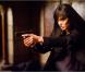5 ans avant de tenir le premier rôle de Salt, Angelina Jolie refuse James Bond préférant jouer elle-même l'héroïne plutôt qu'un "sidekick sexy".