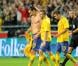 Zlatan Ibrahimovic félicité par ses coqéuipiers après avoir été l'auteur d'une partie mémorable face à l'Angleterre à la Friends Arena de Solna en inscrivant un quadruplé dont un retourné accrobatique des 30 mètres en fin de match le 14 novembre 2012