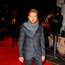 Ewan McGregor arrive sur le tapis rouge lors de l'avant-première britannique de The Impossible au BFI Imax de Londres, le 19 novembre 2012.