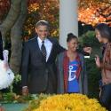 Barack Obama : Ses filles Malia et Sasha l'épaulent avec grâce pour Thanksgiving