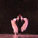 Danse avec les stars 3 : Amel Bent une femme fatale 'aguicheuse' et sexy au Lido