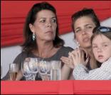 La princesse Caroline et ses deux filles Charlotte et Alexandra