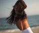 Alessandra Ambrosio, topless et torride, incarne la sensualité made in Brazil