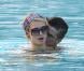 Paris Hilton : Follement amoureuse, elle oublie toute pudeur en maillot de bain