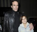 Anthony Delon et Ana Girardot fêtent Noël avec les P'tits Cracks