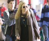 Lisa Kudrow : Incognito avec son fils et son mari