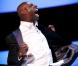 Omar Sy reçoit son César à Paris, le 24 février 2012.