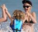 Ashlee Simpson : Superbe naïade avec son fils Bronx à Hawaï