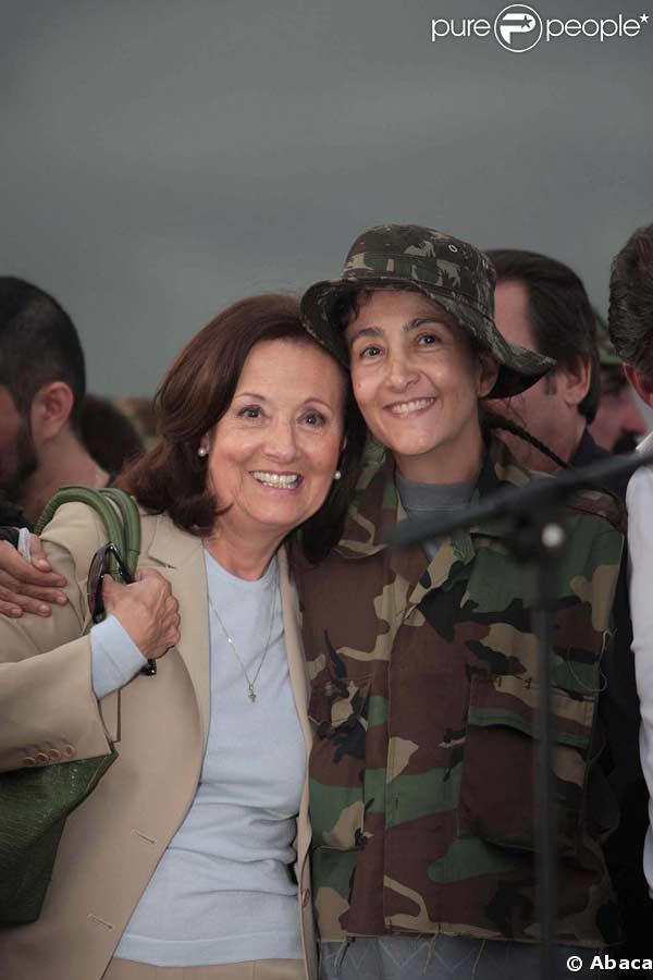 Ingrid Betancourt heureuse de retrouver sa maman