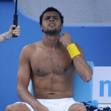 Jo-Wilfred Tsonga lors de son second tour de l'Open d'Australie face à Go Soeda (6-3, 7-6, 6-3 ) à Melbourne le 17 janvier 2013, à l'aise et musclé