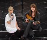 Carla Bruni et Bar Refaeli : Chansons et autodérision au Festival de San Remo
