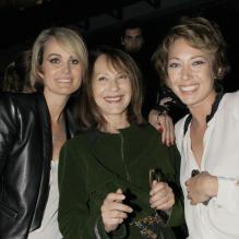 EXCLU : Laura Smet, Nathalie Baye et Laeticia Hallyday au Stade de France avant le concert de Johnny Hallyday, le 15 juin 2012.