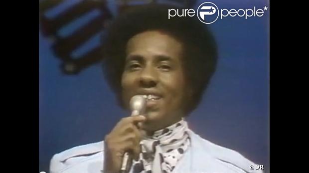 The Temptations,  Hey Girl  (1973). Richard Street, ex-membre de The Temptations de 1971 à 1993, est mort le 27 février 2013 à 70 ans. Il était l'interprète principal de grands tubes du groupe tels que  Papa was a rollin' stone  (1972).