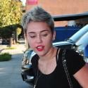 Miley Cyrus : Inséparable de sa bague de fiançailles, elle met fin aux rumeurs