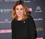 Julie Gayet, élégante et passionnée, s'évade vers un bel horizon