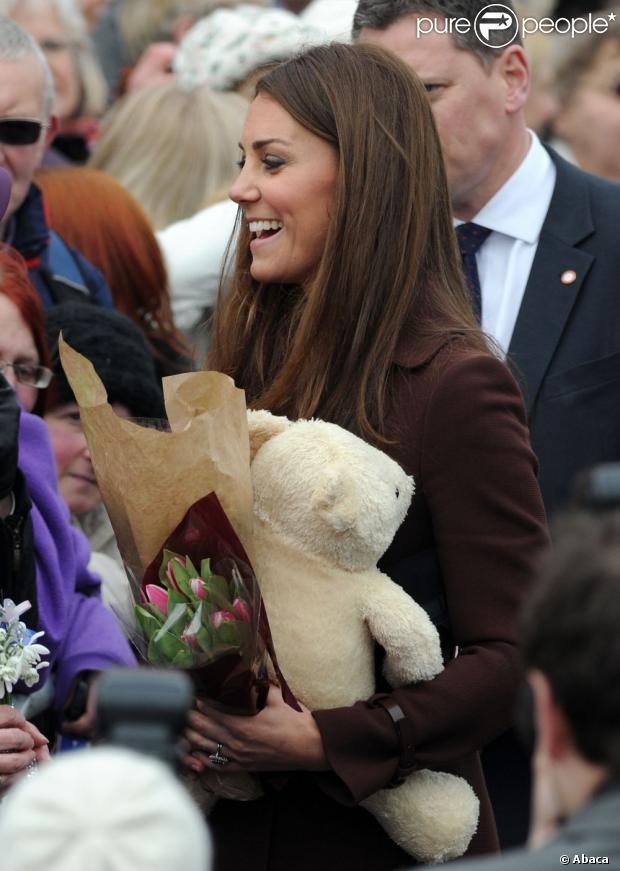 CASA REAL BRITÁNICA - Página 77 1070630-kate-the-duchess-of-cambridge-arrives-620x0-1