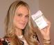 Molly Sims vante les mérites des cosmétiques Pond's à New York le 5 mars 2013.