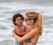 Doutzen Kroes et son fils Phyllon : Vacances en famille et retour aux sources
