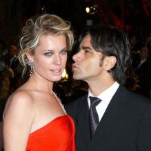 Rebecca Romijn-Stamos et John Stamos à Los Angeles le 1er mars 2004.