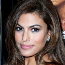 Eva Mendes mystérieuse à la première de The Place Beyond The Pines à New York, le 28 mars 2013.