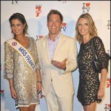 <p>Malika Ménard, Michael Weatherly et Sylvie Tellier à la soirée <em>Télé 7 jours</em>, le 15 juin 2010.</p>
<p></p>