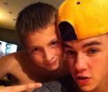 Mort du frère de Chris Bieber, sosie de Justin : Sa maman prend sa défense