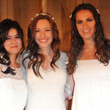 Sonia Lacen (vue dans <em>The Voice</em>), Natasha St-Pier et Elisa Tovati en concert pour la sortie de l'album <em>Thérèse-Vivre d'amour</em> (prévue le 22 Avril 2013) à la Chapelle Sainte Thérèse de la Fondation des Apprentis d'Auteuil à Paris, le 10 avril 2013.