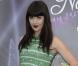 Nolwenn Leroy glamour, véritable Lady Ô devant Jean-Pierre Raffarin