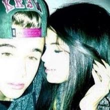 Justin Bieber a posté une photo de lui avec Selena Gomez, dimanche 21 avril 2013.