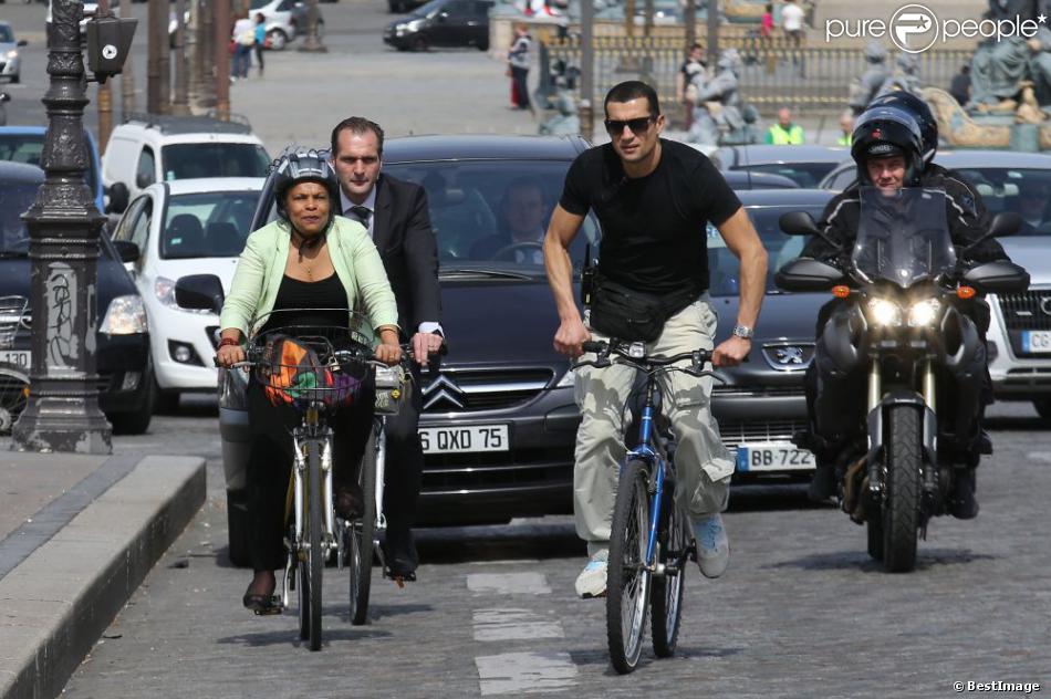 http://static1.purepeople.com/articles/8/11/98/48/@/1112950-exclusif-prix-special-le-printemps-950x0-1.jpg