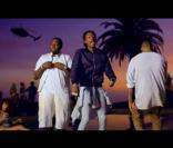 Les chanteurs Sean Kingston, Chris Brown et Wiz Khalifa dans le clip de Beat It, le nouveau titre de Sean Kingston.