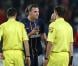 Zlatan Ibrahimovicth discute vigourement avec les arbitres après la rencontre entre le PSG et Valenciennes (1-1) au Parc des Princes, Paris, le 5 mai 2013.