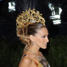 <p>Sarah Jessica Parker, divine punk glamour, à l'édition 2013 du MET Ball, au Metropolitan Museum of Art de New York, le 6 mai 2013. </p>