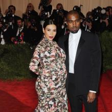 Kim Kardashian et Kanye West, tous deux habillés en Givenchy, assistent au gala Punk : Chaos to Couture du Costume Institute au Metropolitan Museum of Art. New York, le 6 mai 2013.