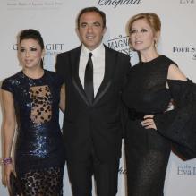 Eva Longoria, Nikos Aliagas et Lara Fabian à la 4e édition du <em>Global Gift Gala</em> au George-V à Paris le 13 mai 2013.